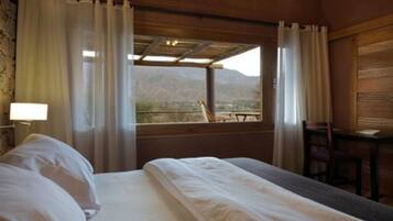 Phòng Suite Premium | Chăn bông, minibar, két bảo mật tại phòng