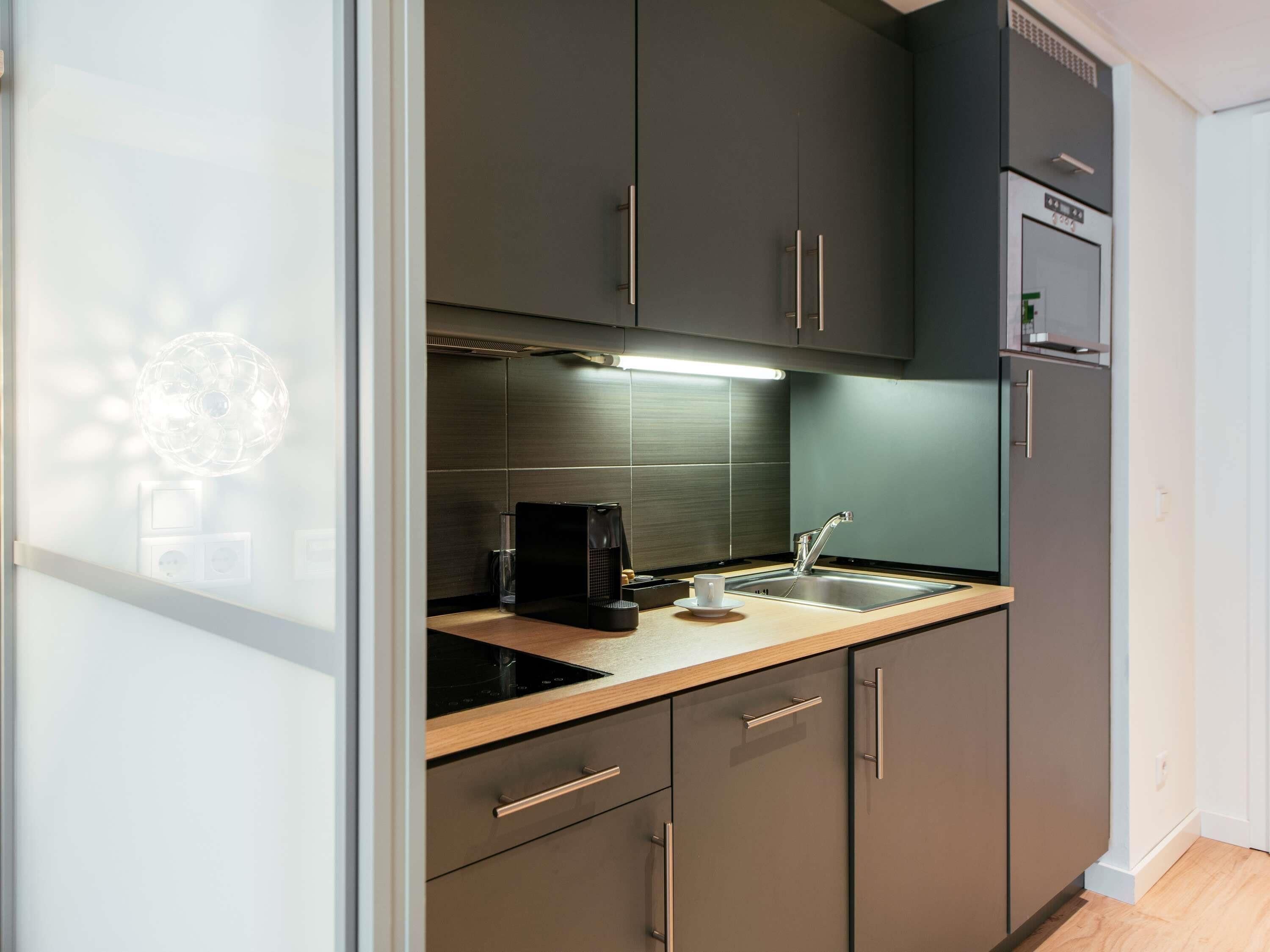 studio, 1 double bed | 1 bedroom, in-room safe, desk, laptop workspace