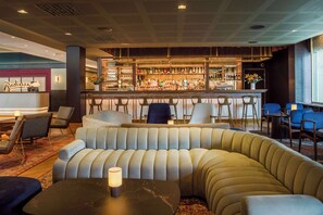 2 bar/lounge