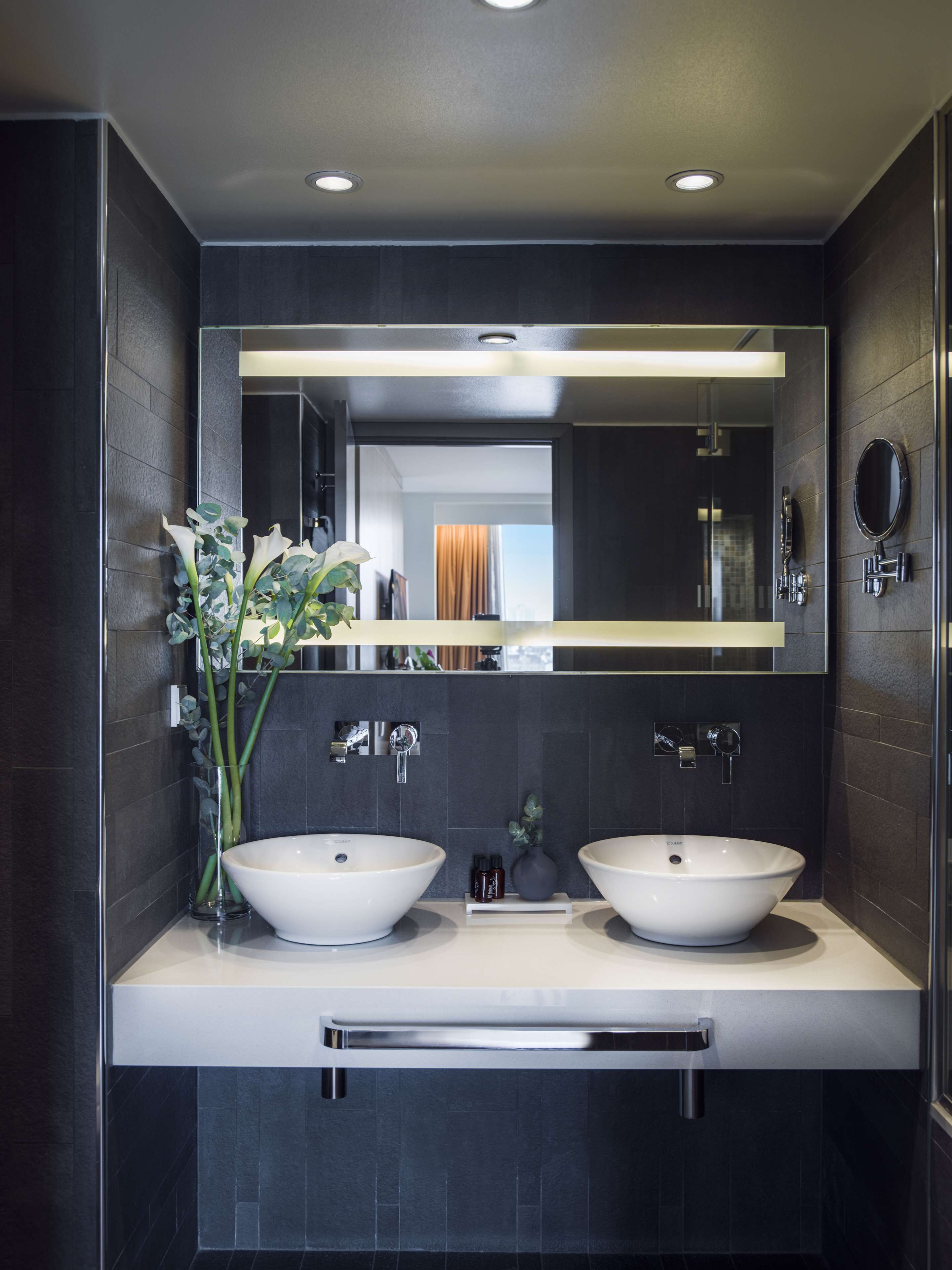 suite | bathroom | shower, eco-friendly toiletries, hair dryer, towels