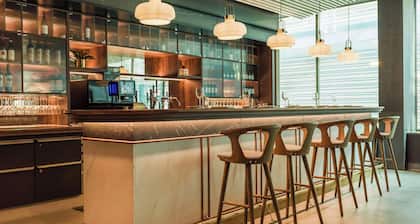 Radisson Blu Waterfront Hotel