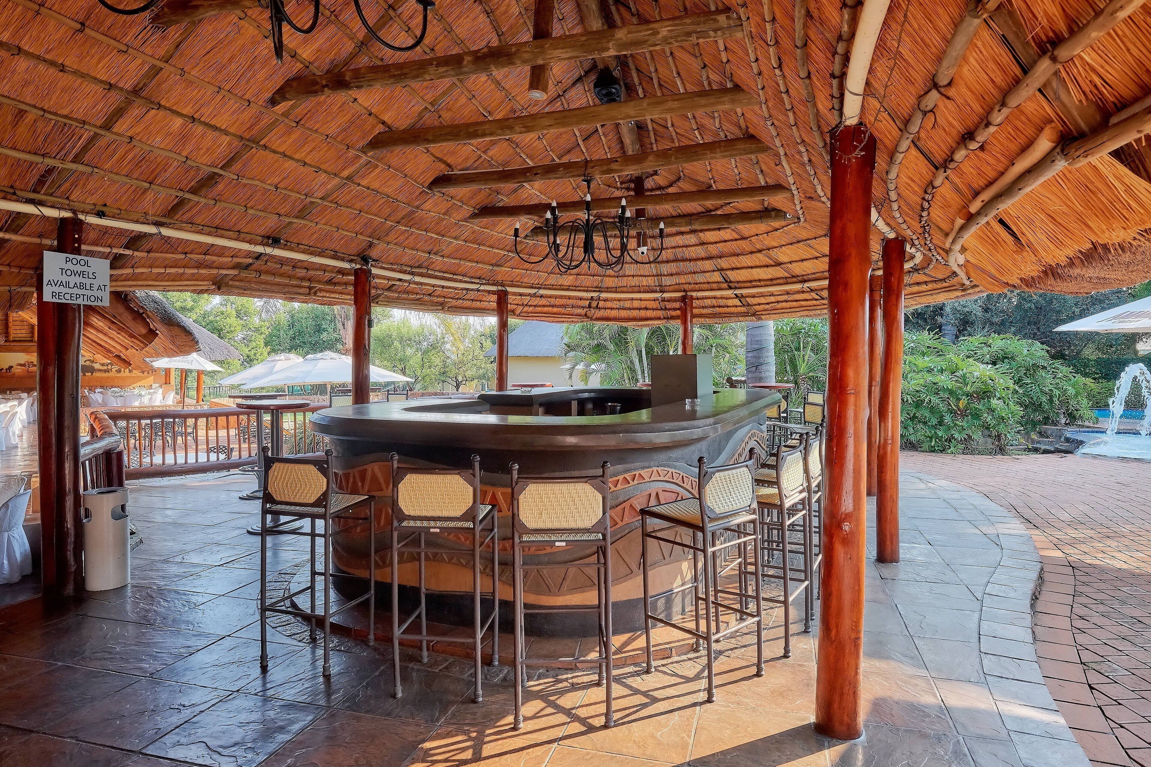 2 restaurants, breakfast served