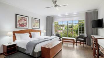 Huone, 2 yhden hengen sänkyä, näköala puutarhaan (Balcony) | Ylelliset vuodevaatteet, untuvapeitot, tallelokero huoneessa