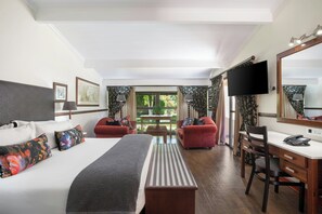 高級寢具、羽絨被、房內夾萬、獨特設計