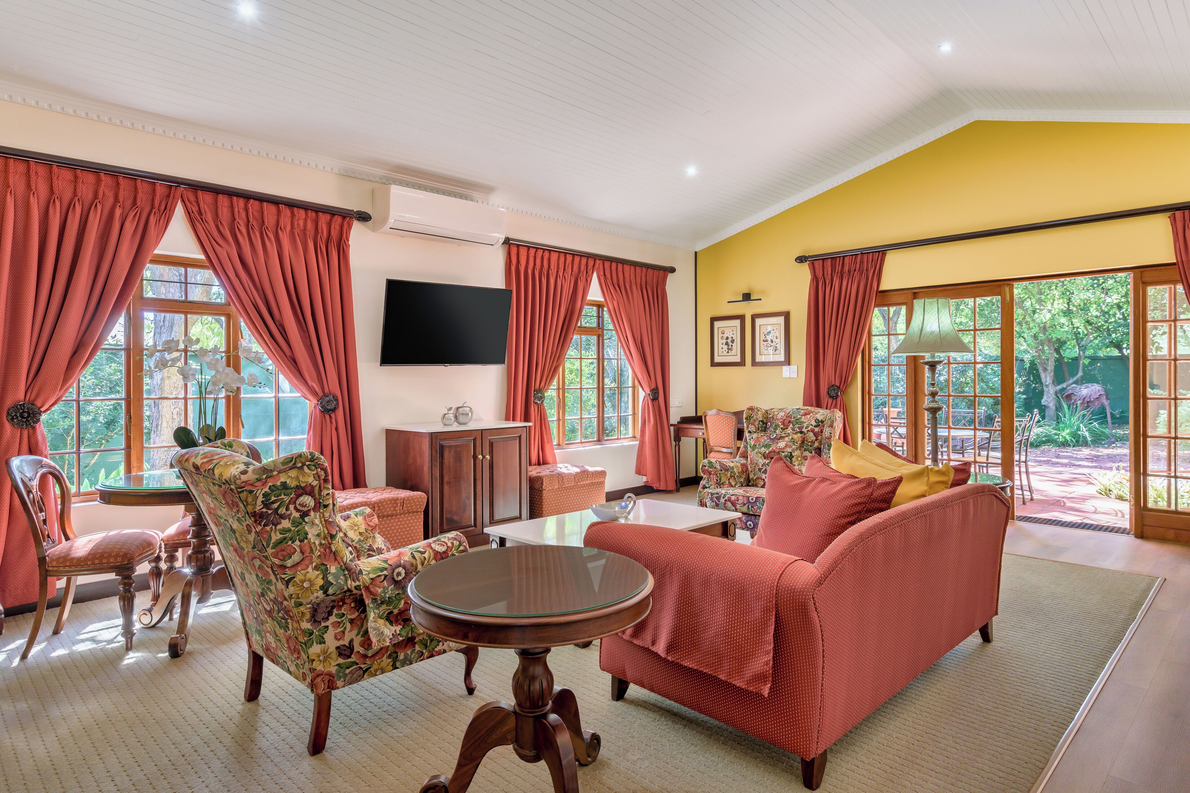 presidential suite, 1 bedroom, balcony, garden view | 1 bedroom, premium bedding, down duvets, in-room safe