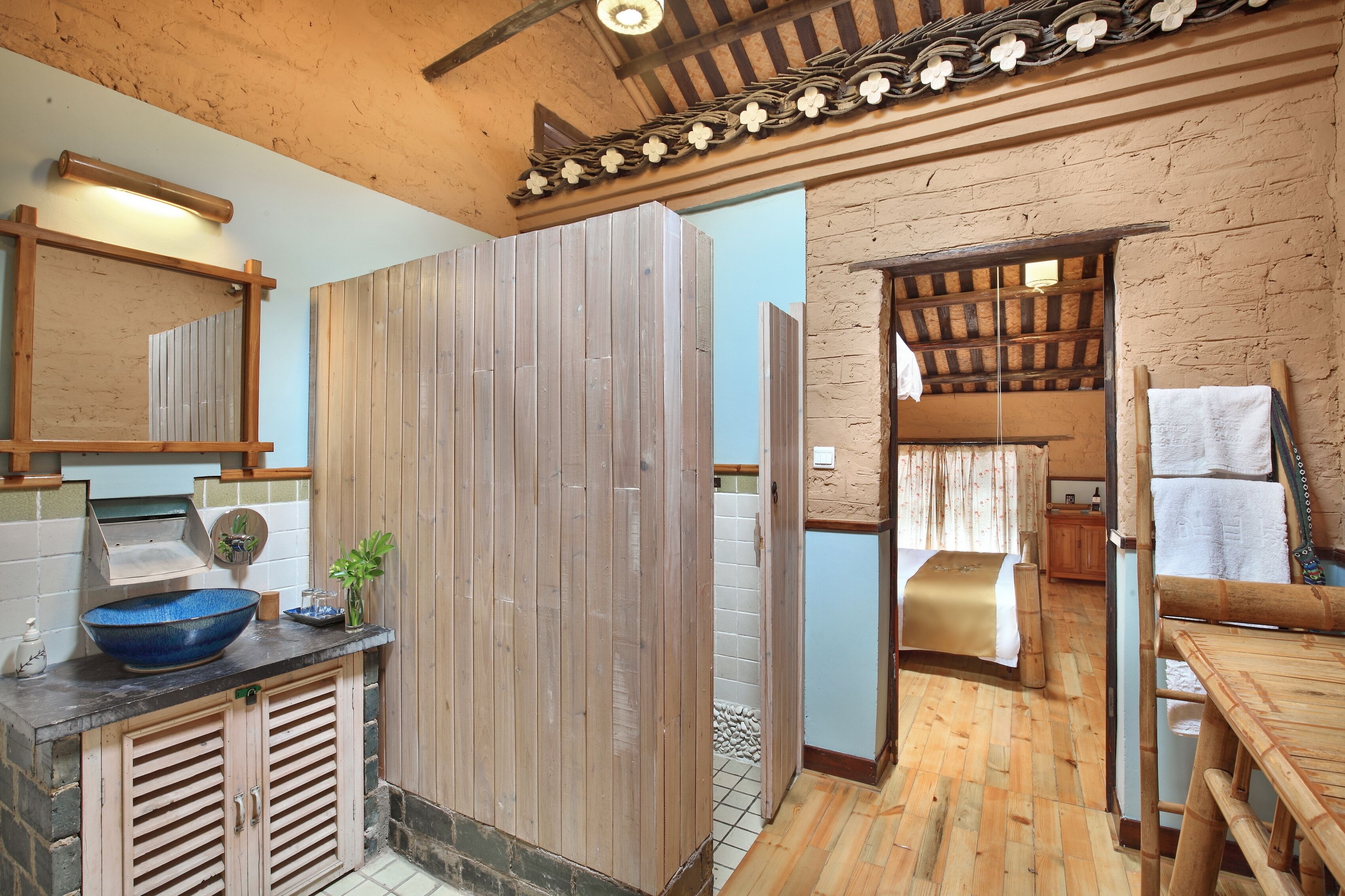 superior cottage, 1 queen bed | bathroom | shower, free toiletries, hair dryer, bathrobes