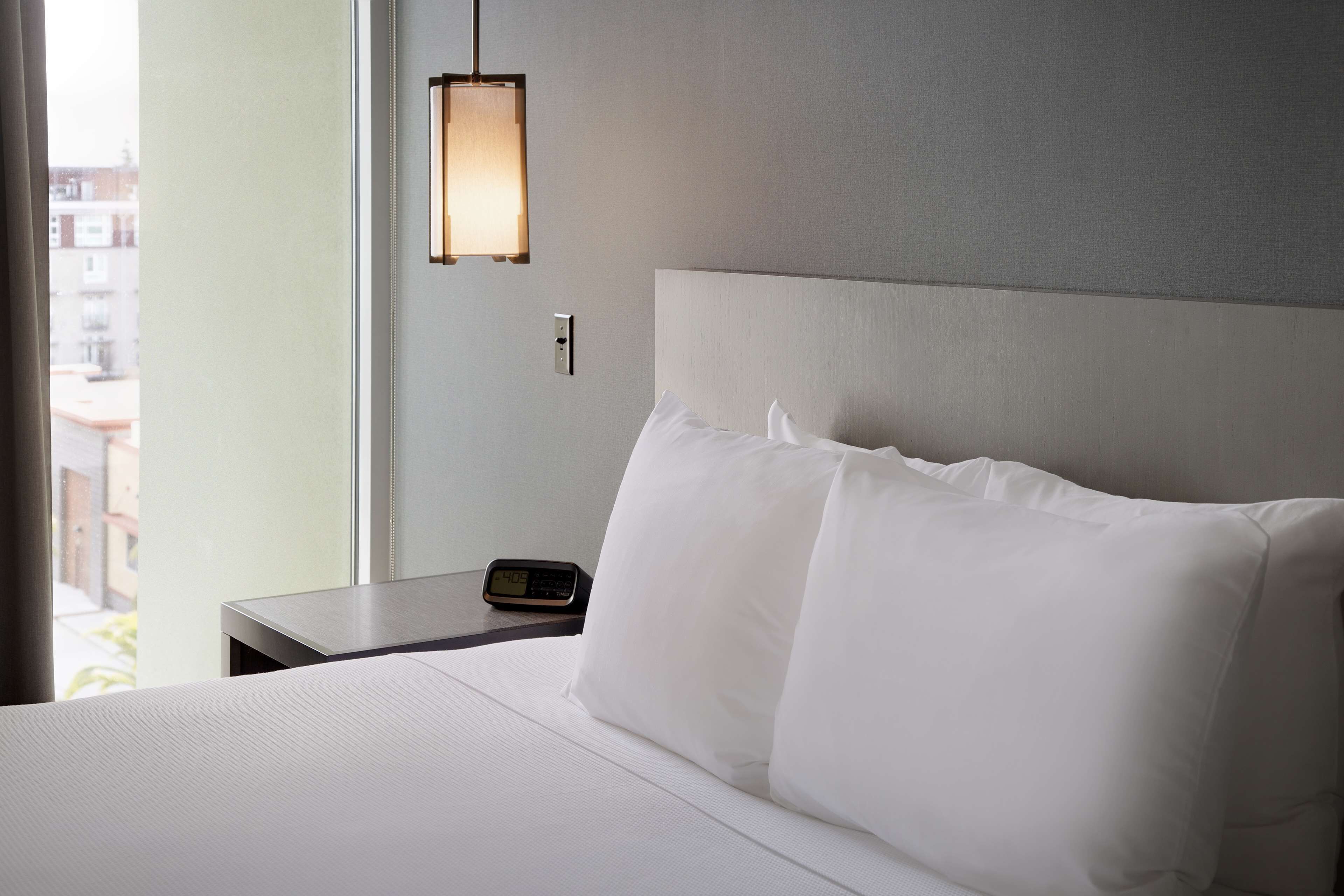 premium bedding, pillow-top beds, in-room safe, desk