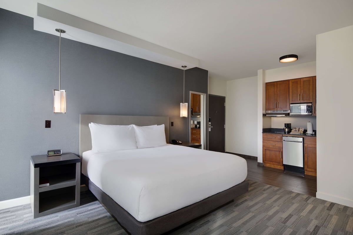 Premium bedding, pillowtop beds, in-room safe, desk