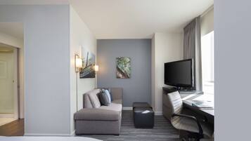 Premium bedding, pillowtop beds, in-room safe, desk