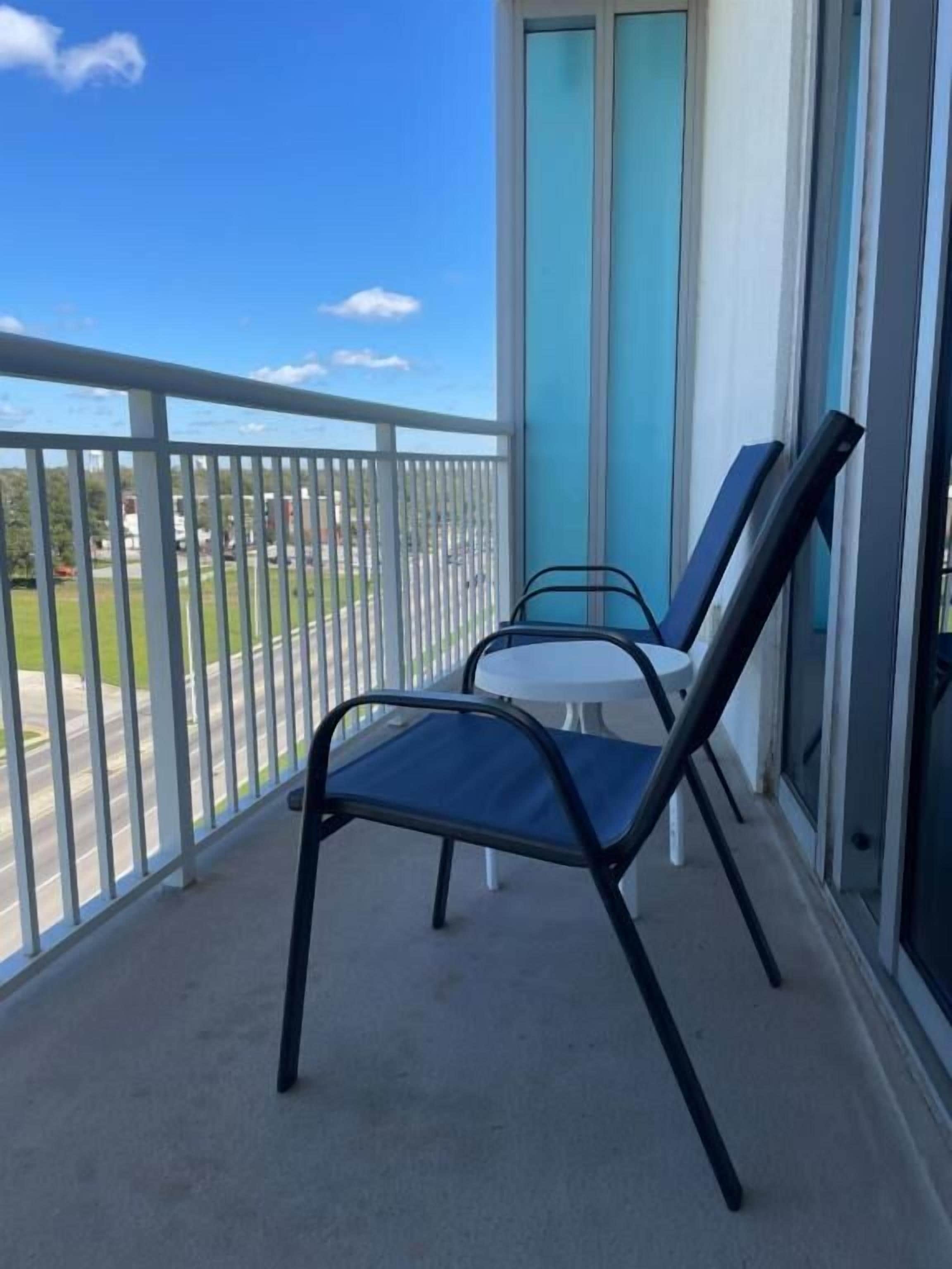 studio suite, 1 king bed with sofa bed, city view | terrace/patio