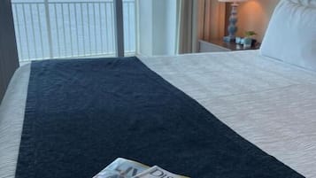 Suite, 2 Bedrooms, Ocean View | Premium bedding, in-room safe, desk, blackout curtains