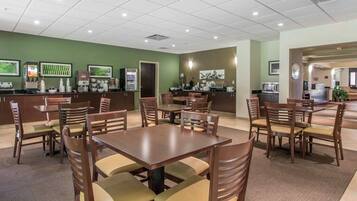 Petit déjeuner buffet compris