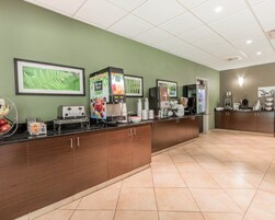 Desayuno bufé gratuito