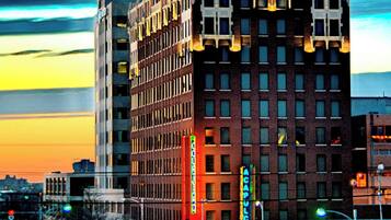 المنشأة من الخارج