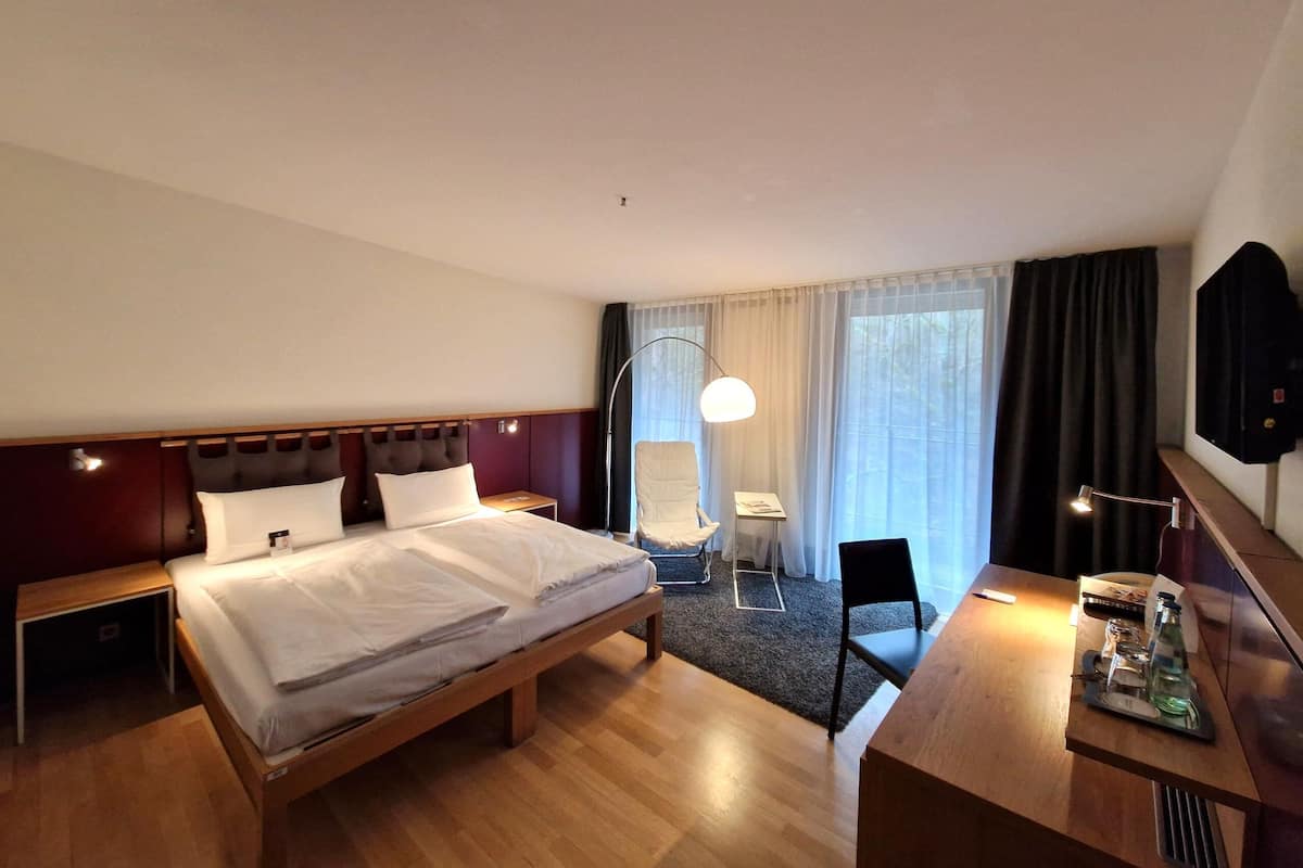 Comfort Zimmer A | 防敏寢具、房內夾萬、書桌、隔音