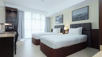 Standard Room, 1 Bedroom, Non Smoking | Minibar, in-room safe, desk, blackout drapes