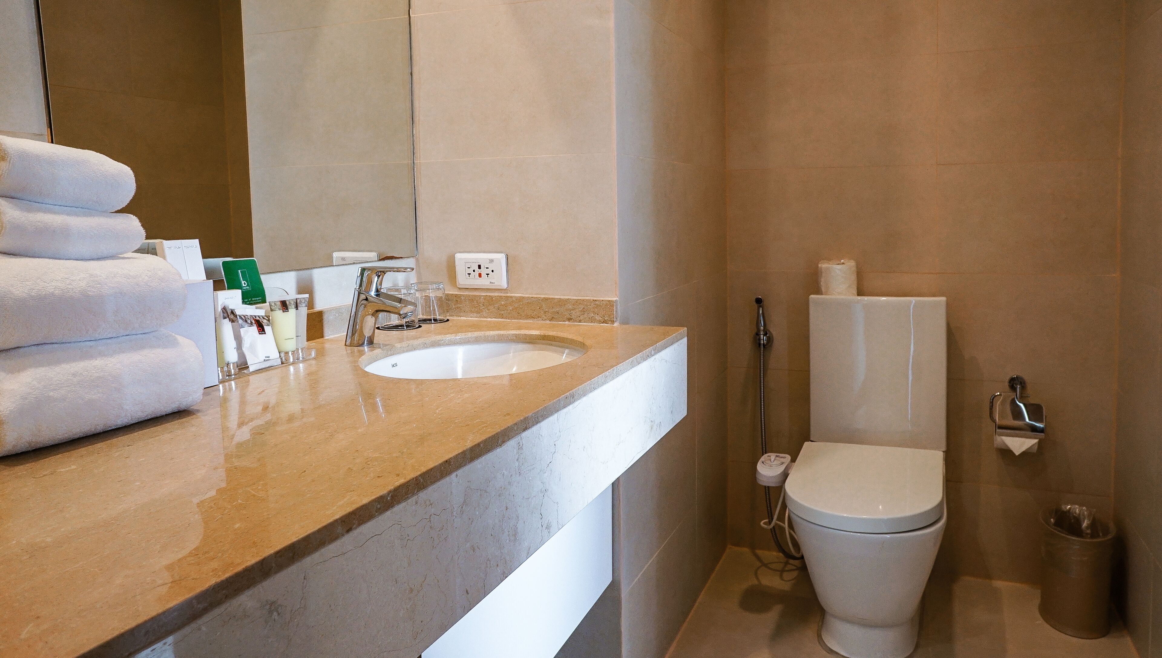 standard room, 1 bedroom, non smoking | bathroom | shower, free toiletries, hair dryer, bathrobes