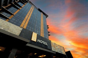 Front of property - The B Hotel (Muntinlupa)