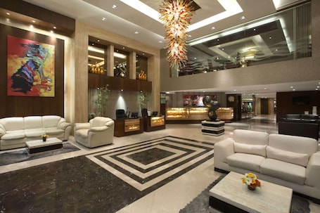 Lobby. Ramada by Wyndham Ahmedabad