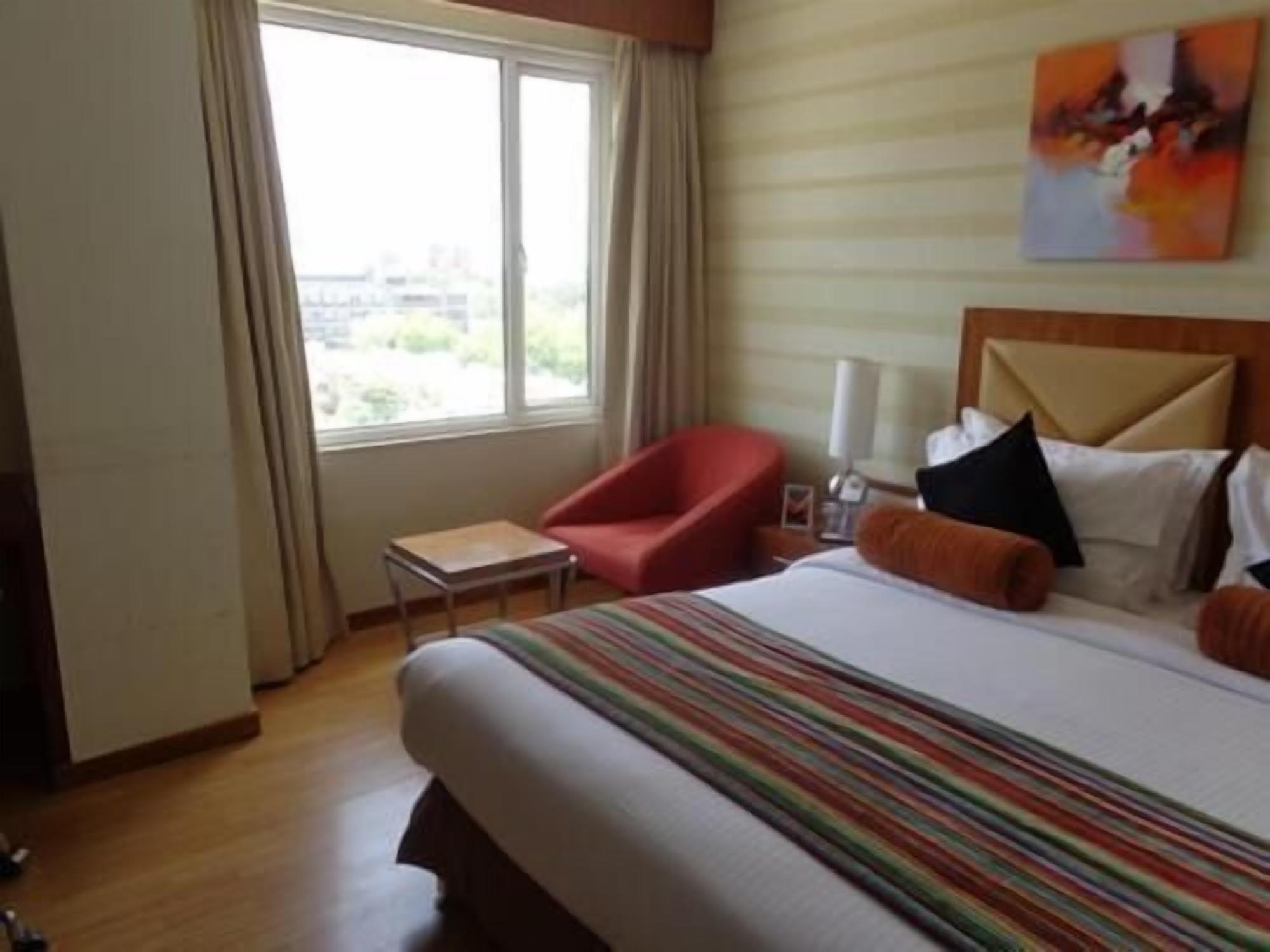 Minibar, in-room safe, desk, laptop workspace