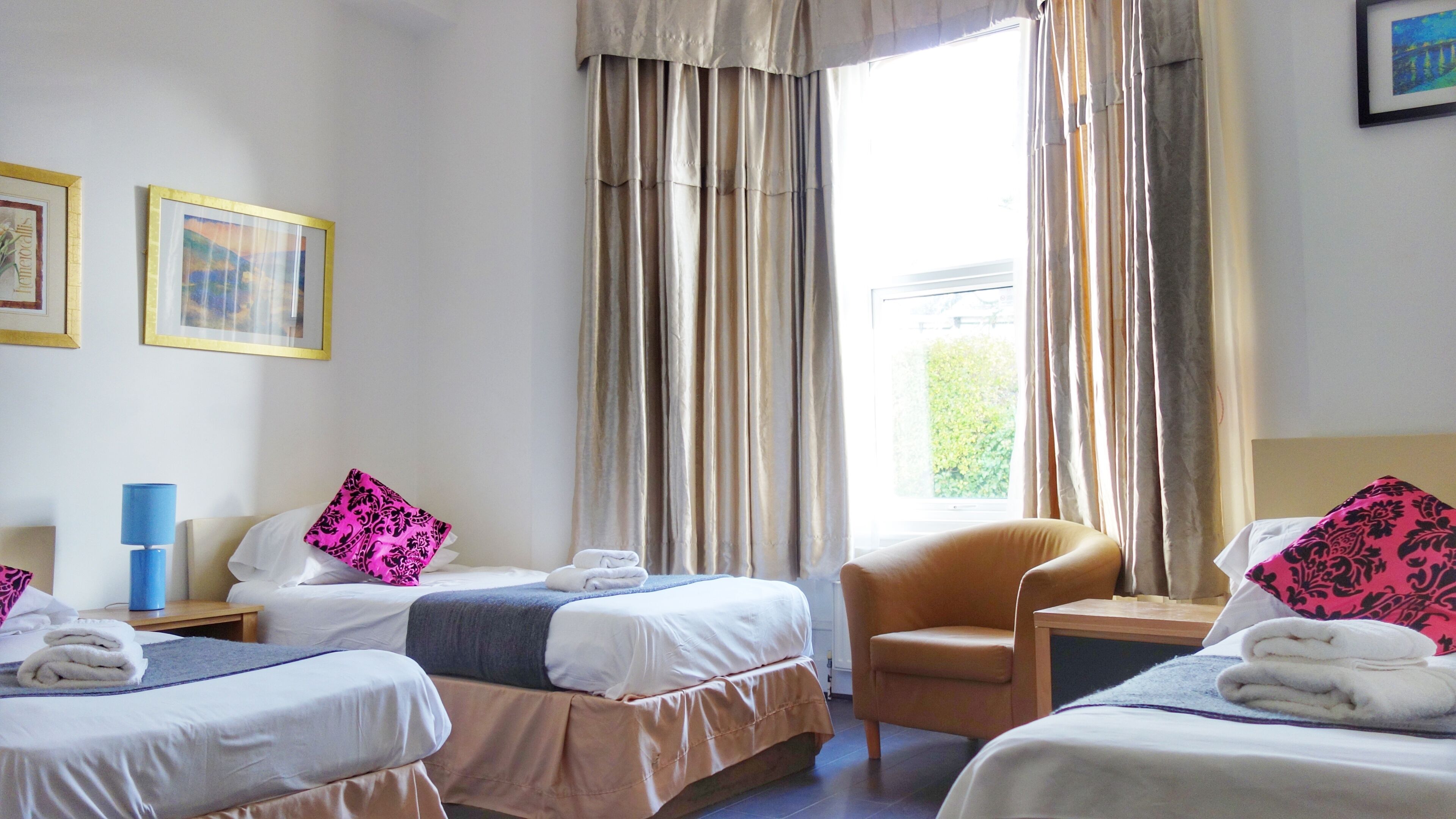 Photo - Kensington Hotel