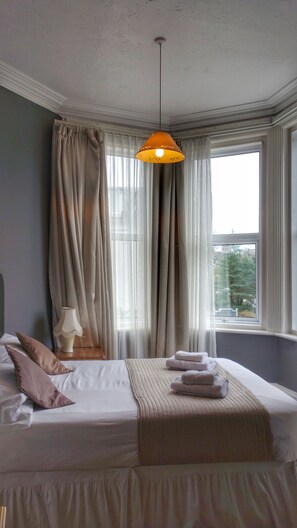 Fer et planche à repasser, Wi-Fi gratuit, draps fournis