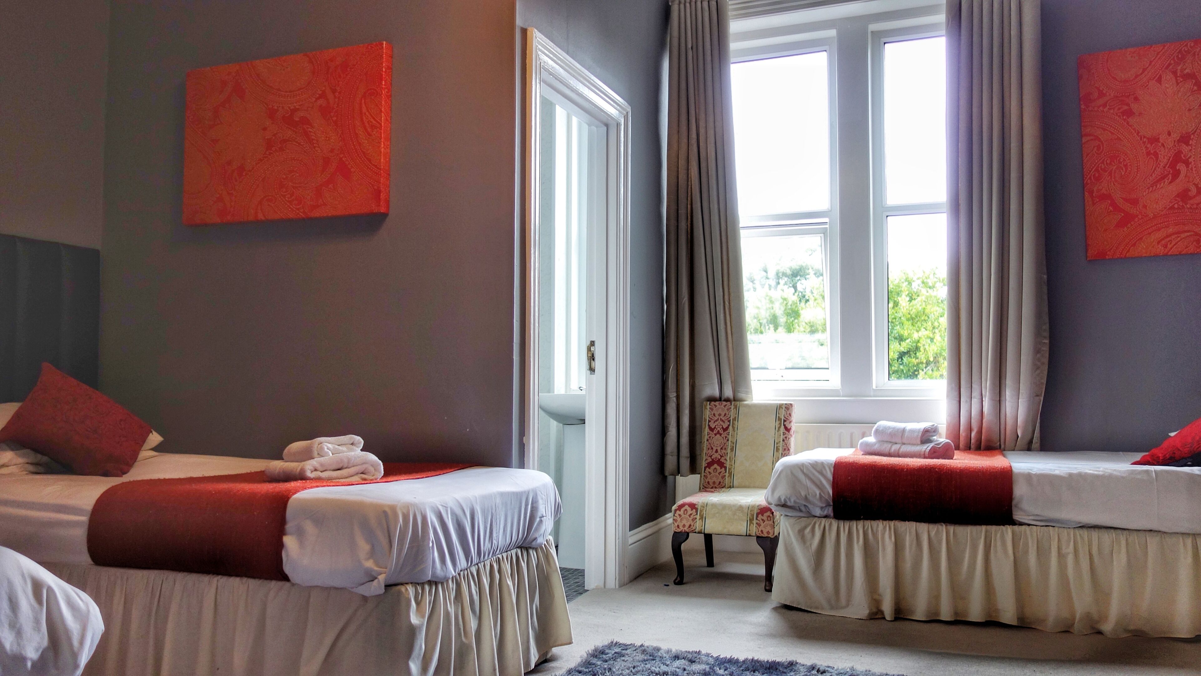 Photo - Kensington Hotel