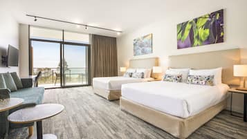 Ocean Suite | In-room safe, desk, blackout drapes, soundproofing