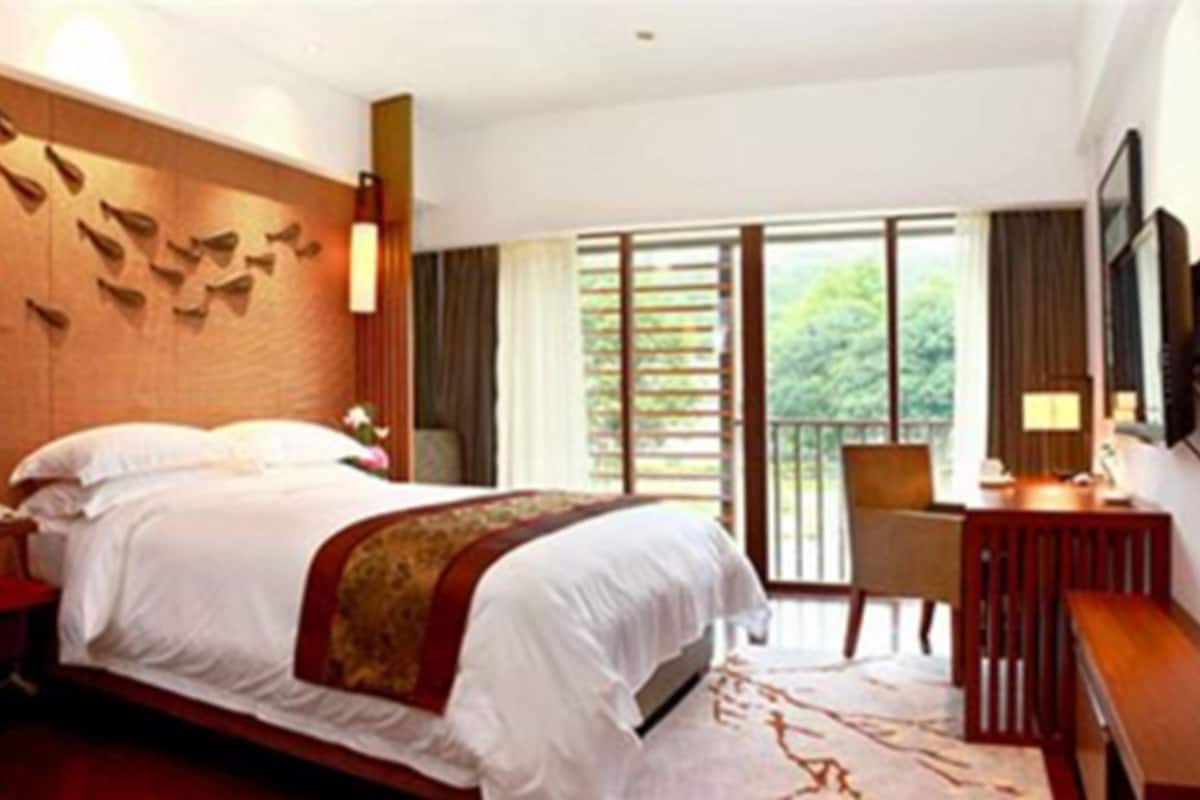 Minibar, caja fuerte, wifi gratis y ropa de cama
