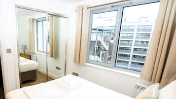 بديكورات فريدة لكل غرفة وطراز فريد لكل وحدة ومكواة/لوح كي