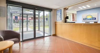 Days Inn by Wyndham Winchester M3