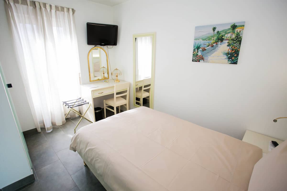 Habitación individual estándar | 1 dormitorio, caja fuerte, escritorio
