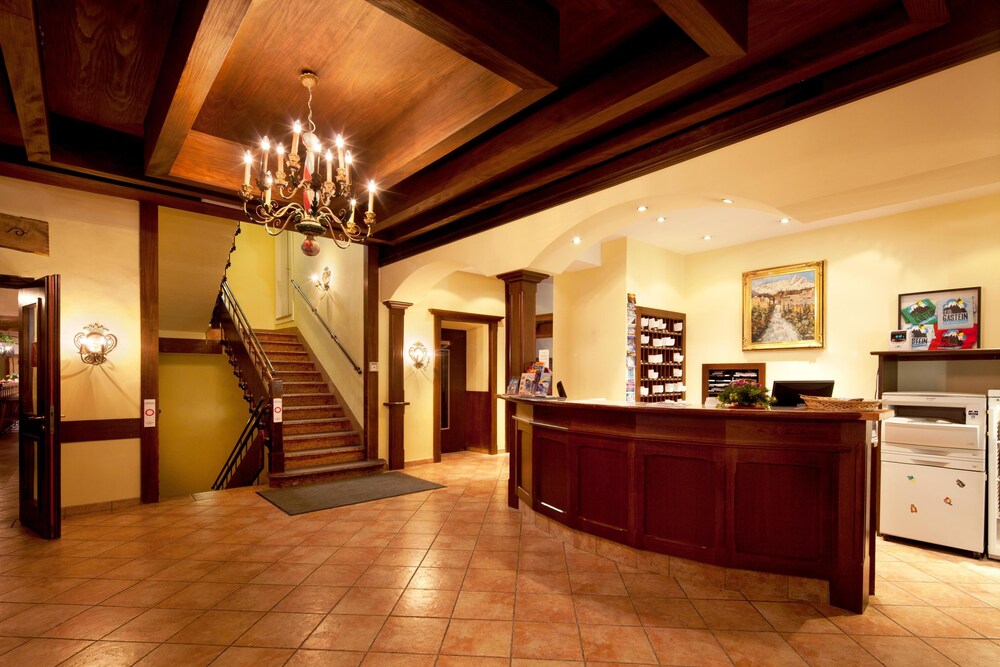 Euro Youth Hotel & Krone by null