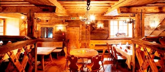 Euro Youth Hotel & Krone