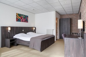 Premium bedding, in-room safe, desk, laptop workspace - De Koekoekshof (Elp)
