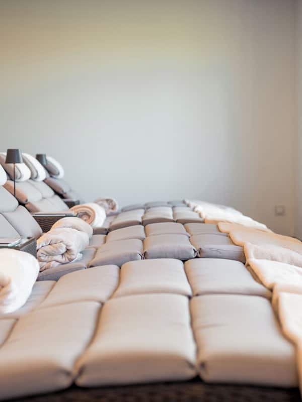 Couples treatment rooms, body treatments, hot stone massages