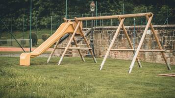 Children’s play area – outdoor
