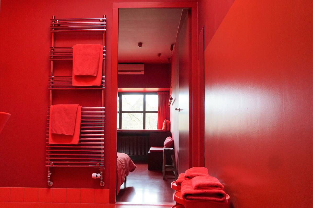 Chambre Double Standard (Red)