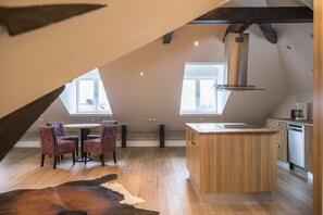 熨斗/熨衣板、免費無線上網、床單