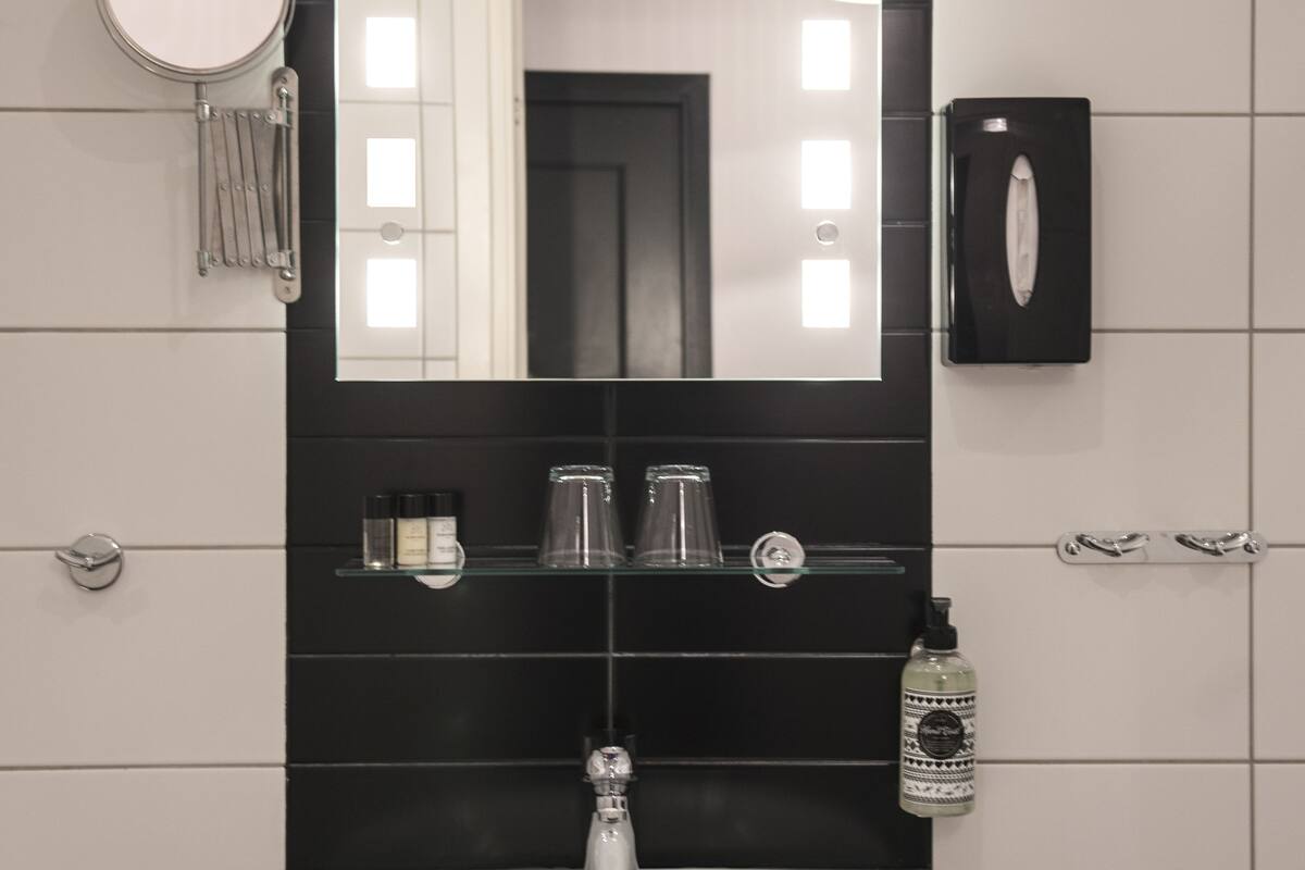 1 bedroom, minibar, iron/ironing board, free wifi