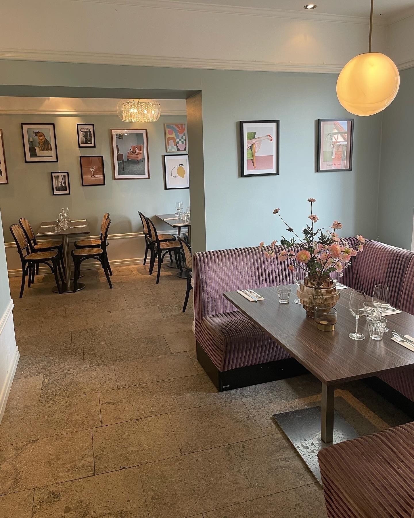 朝食 (ビュッフェ)、週末に提供 (1 名様 175 SEK)