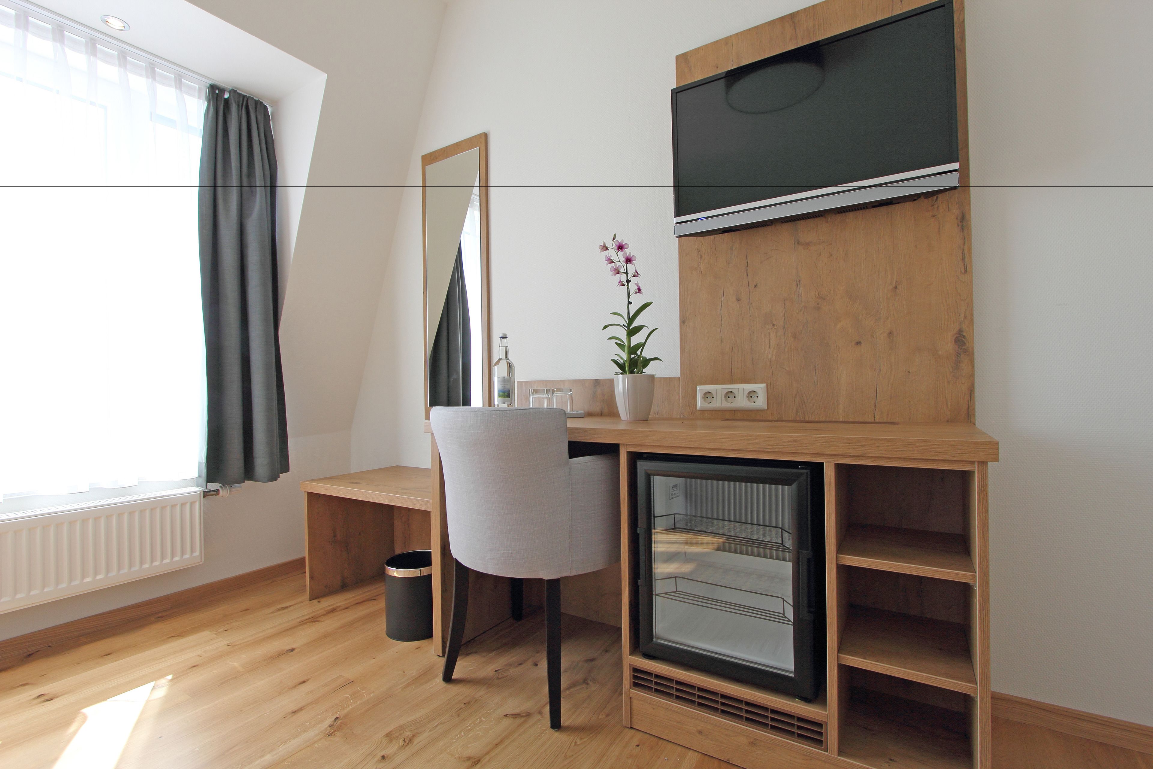 standard room | 1 bedroom, minibar, in-room safe, soundproofing