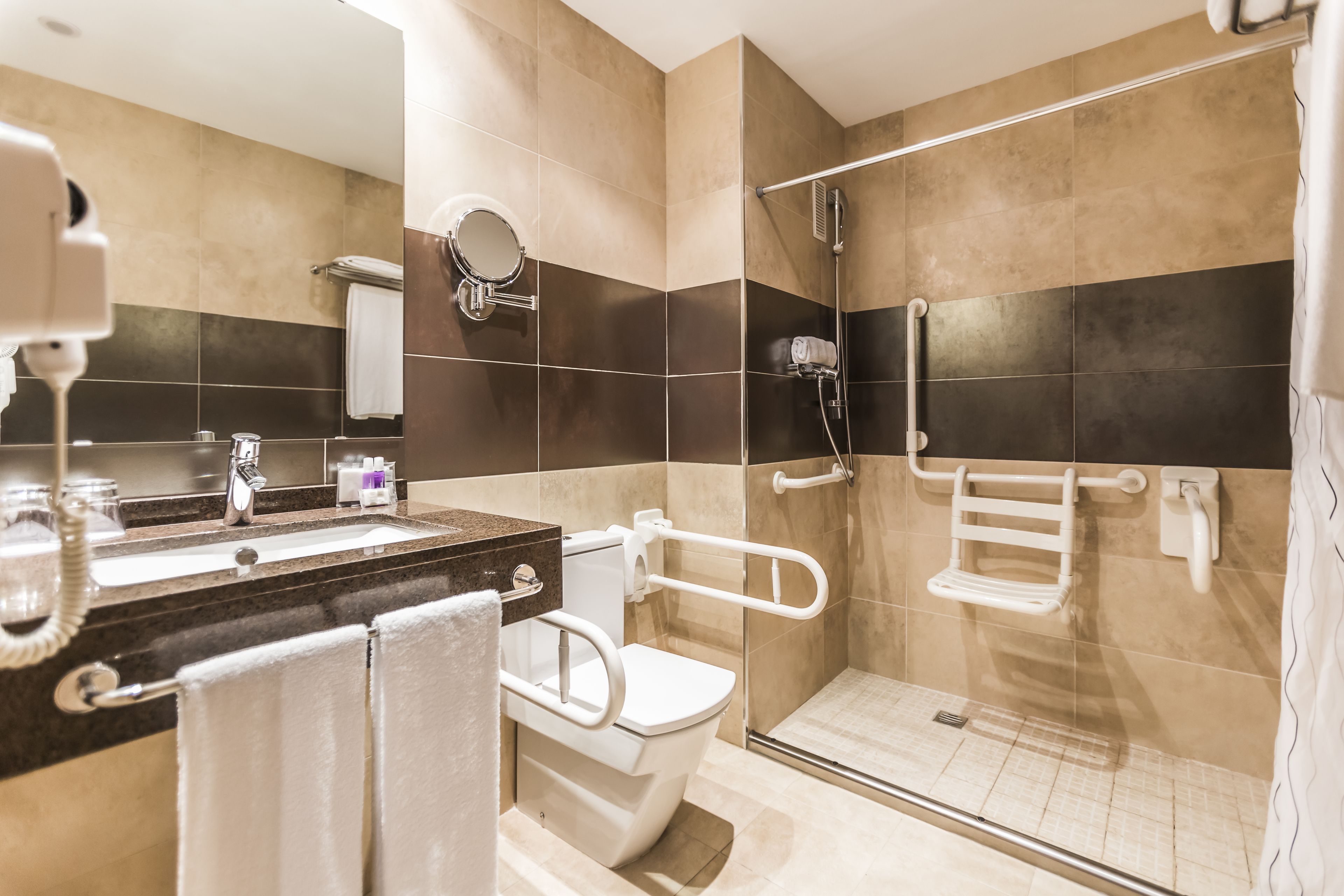 standard double or twin room | bathroom | deep-soaking bathtub, free toiletries, hair dryer, towels