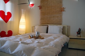 Standard Room, Sea View | Select Comfort beds, in-room safe, iron/ironing board, free WiFi