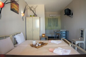 1 bedroom, Select Comfort beds, in-room safe, iron/ironing board - Cavo Petra (Troizinia)