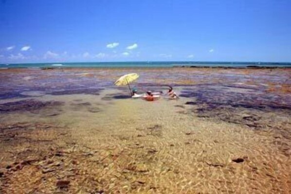Plage privée à proximité, sable blanc