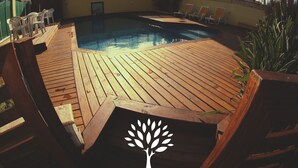 Outdoor pool, sun loungers - Pousada Verdes Mares (Florianópolis)