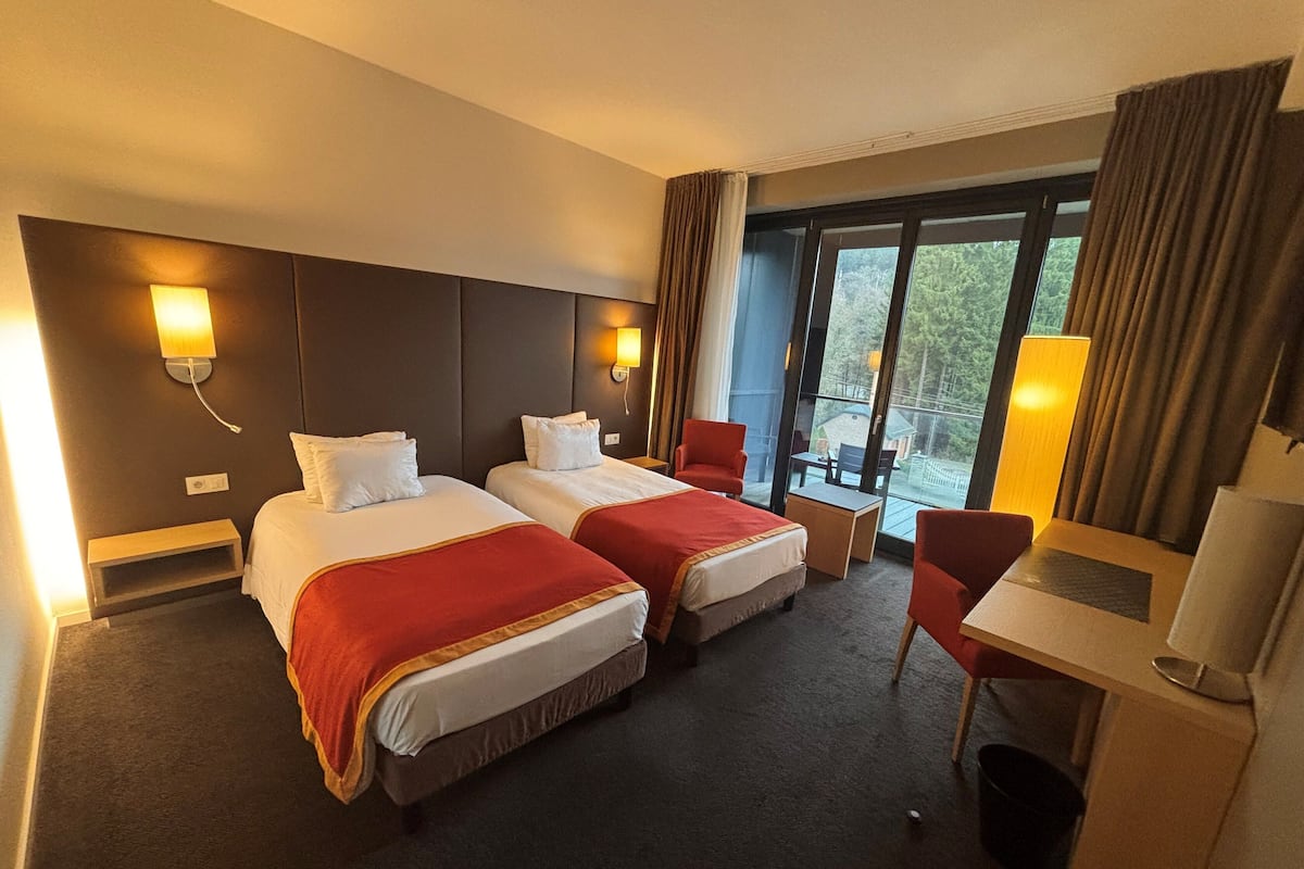 Twin Room, Balcony | Premium bedding, minibar, in-room safe, desk