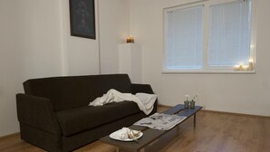 Double Room | Living area | DVD player - Art Hotel Public Room- Apartments (Skopje)