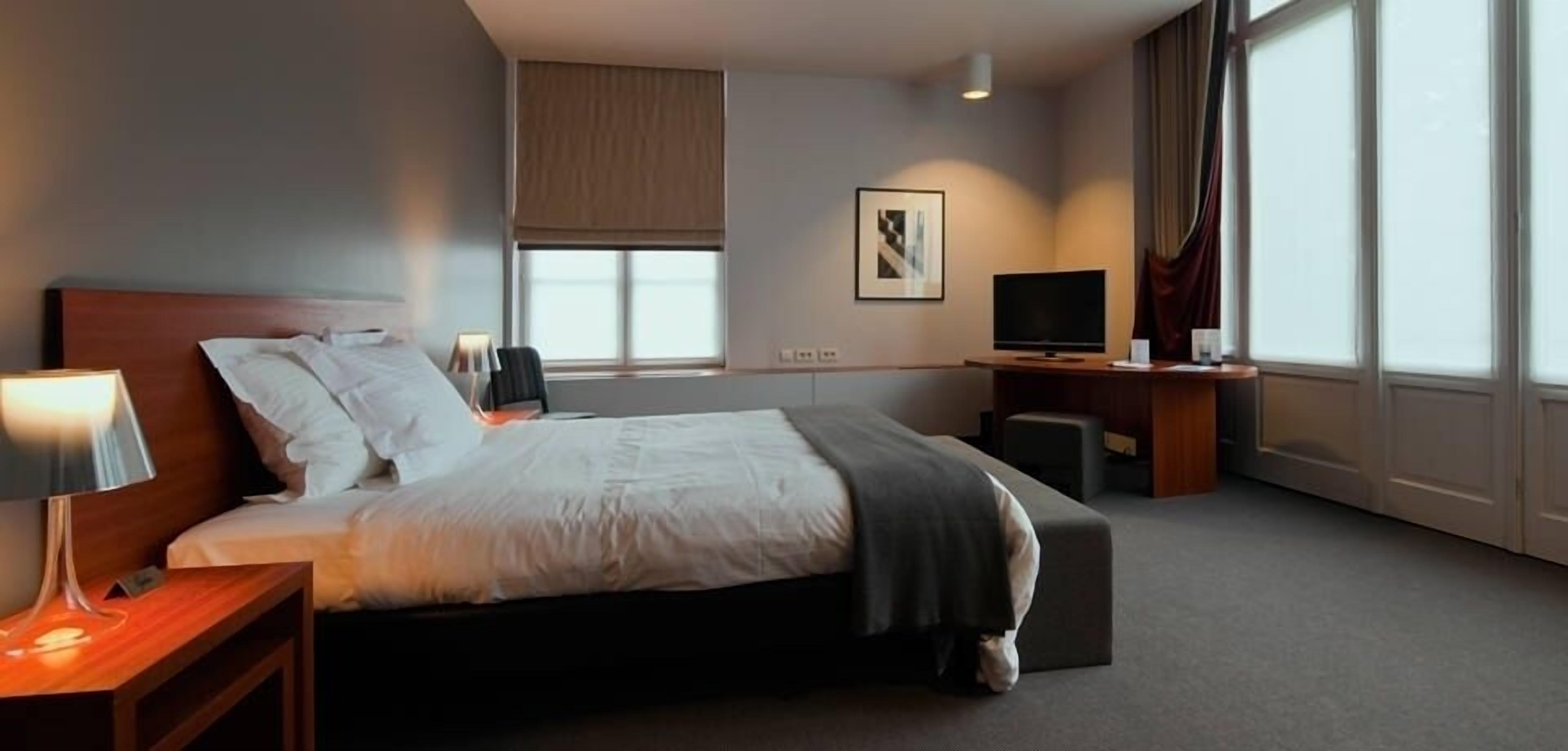 minibar, in-room safe, desk, soundproofing